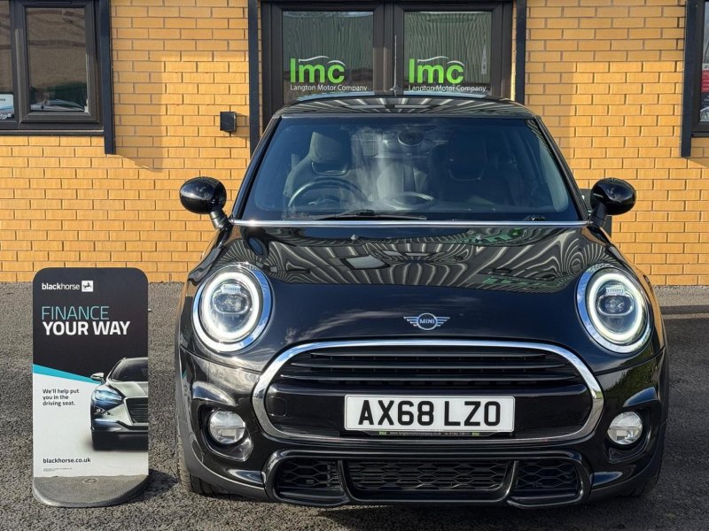 MINI HATCH