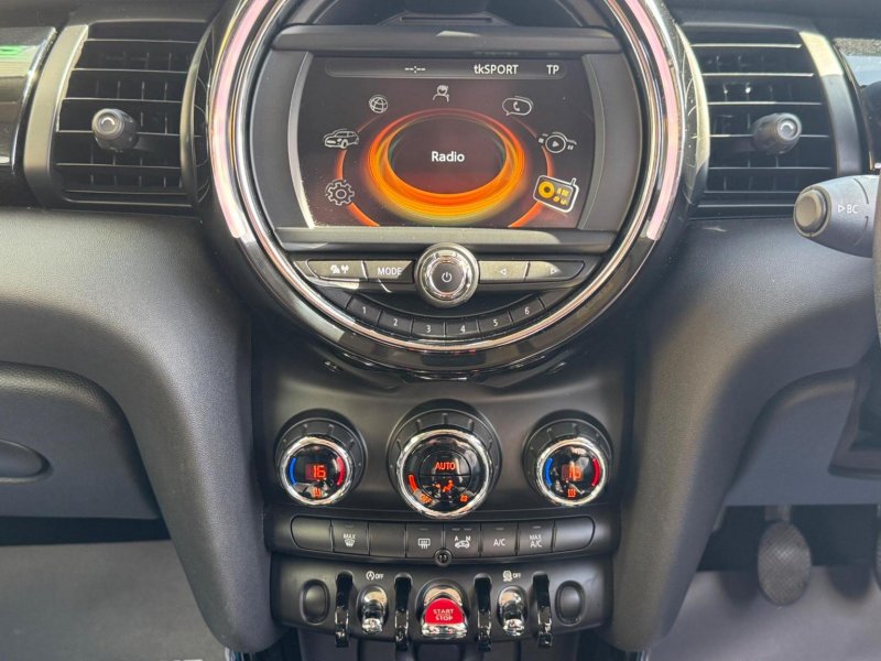MINI HATCH