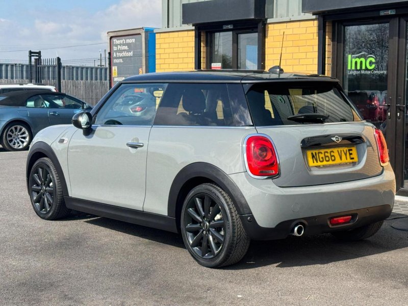 MINI HATCH