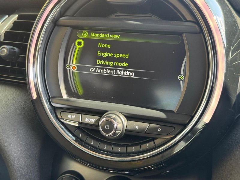 MINI HATCH
