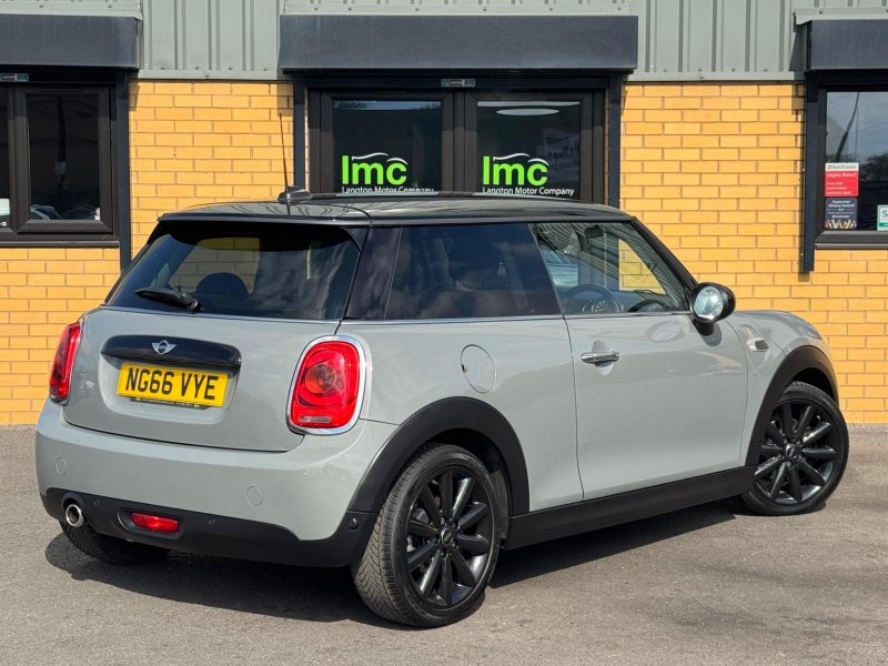 MINI HATCH