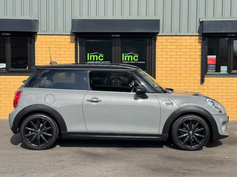 MINI HATCH