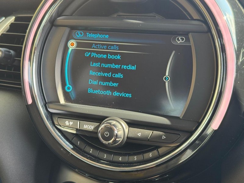 MINI HATCH