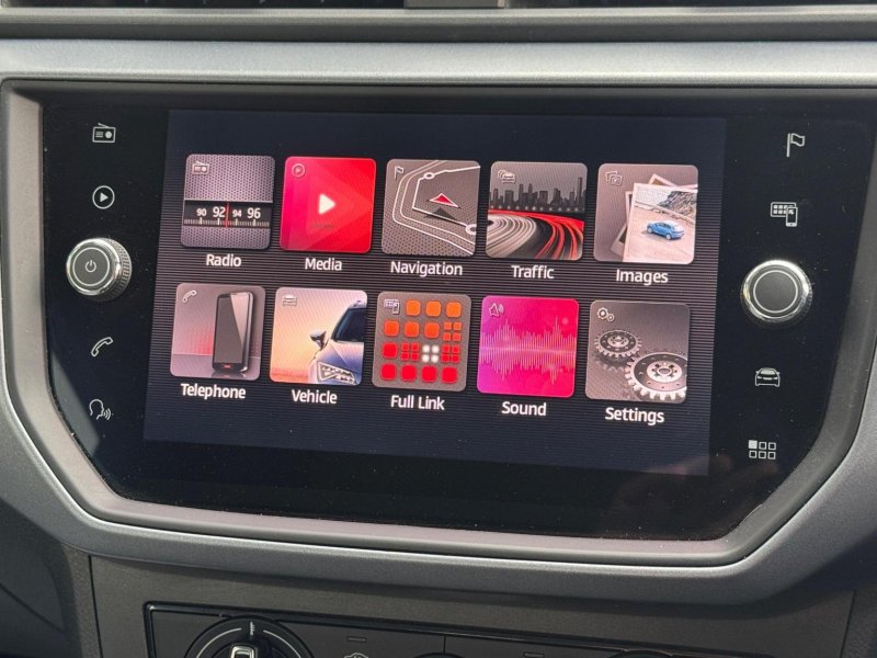 SEAT ARONA