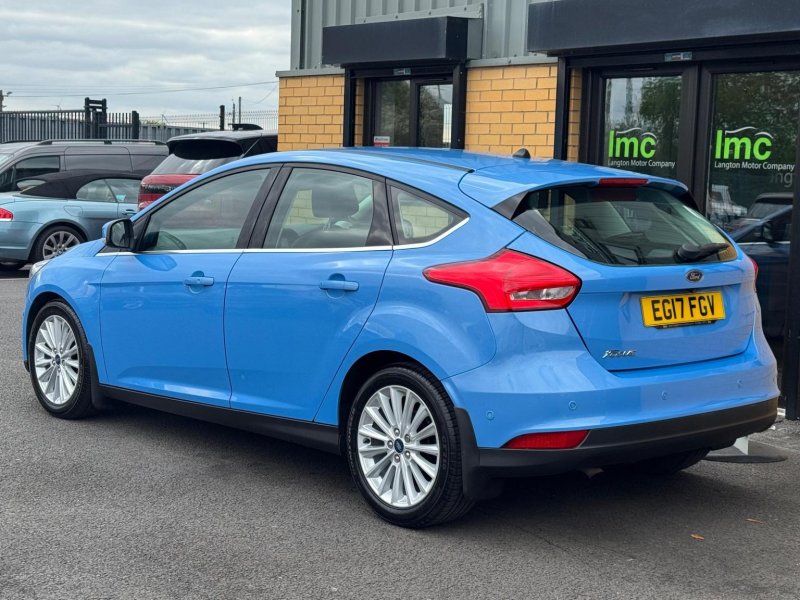 FORD FOCUS