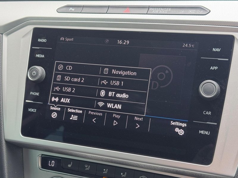 VOLKSWAGEN PASSAT