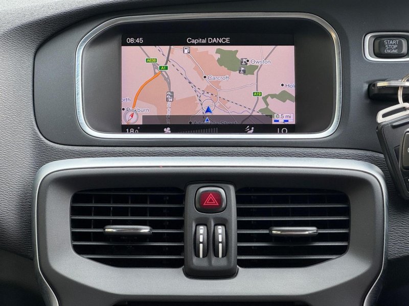 VOLVO V40