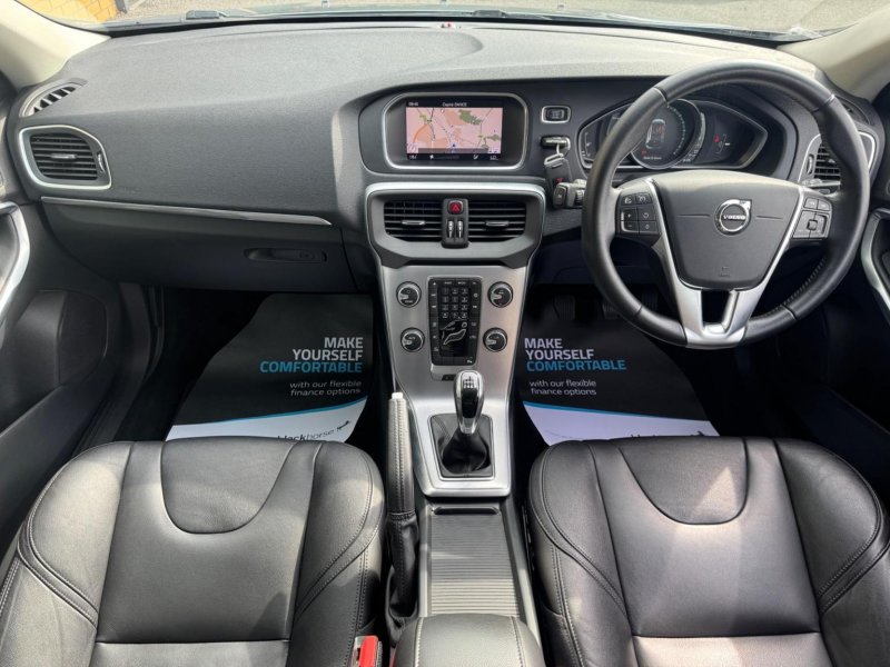 VOLVO V40