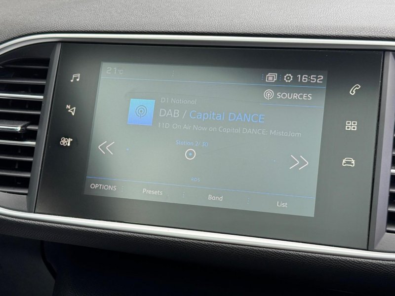 PEUGEOT 308