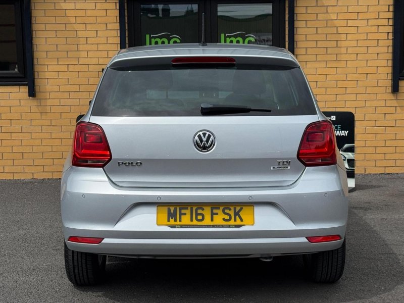 VOLKSWAGEN POLO