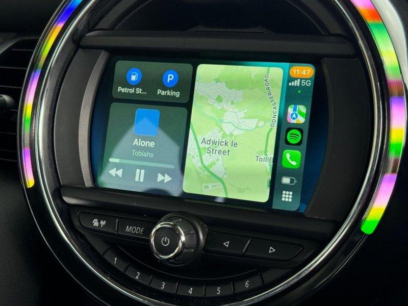 MINI HATCH