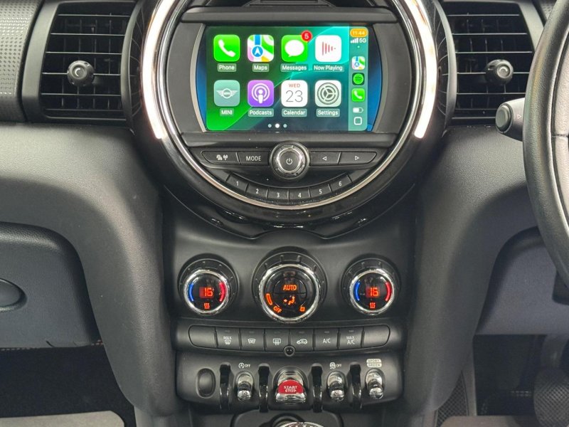 MINI HATCH