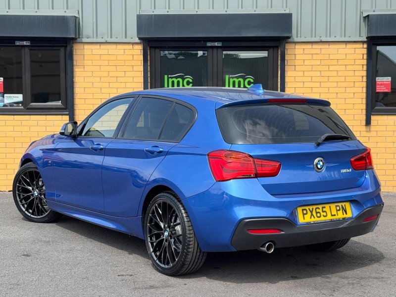 BMW 1 SERIES